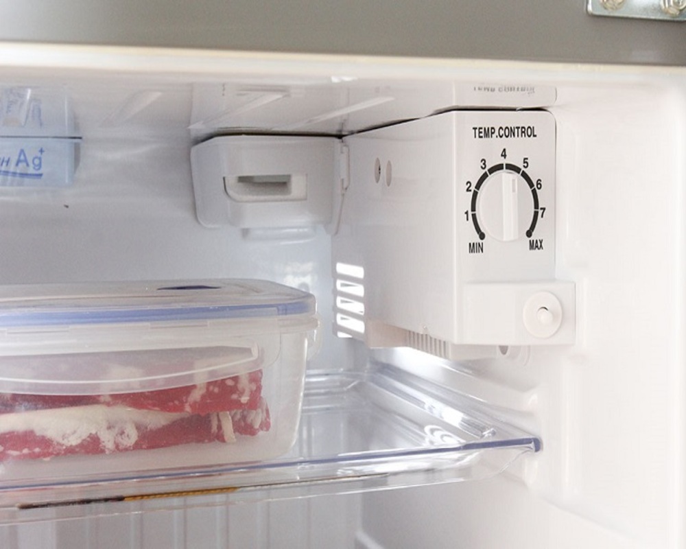 Do tủ lạnh cài đặt nhiệt độ ở mức quá thấp