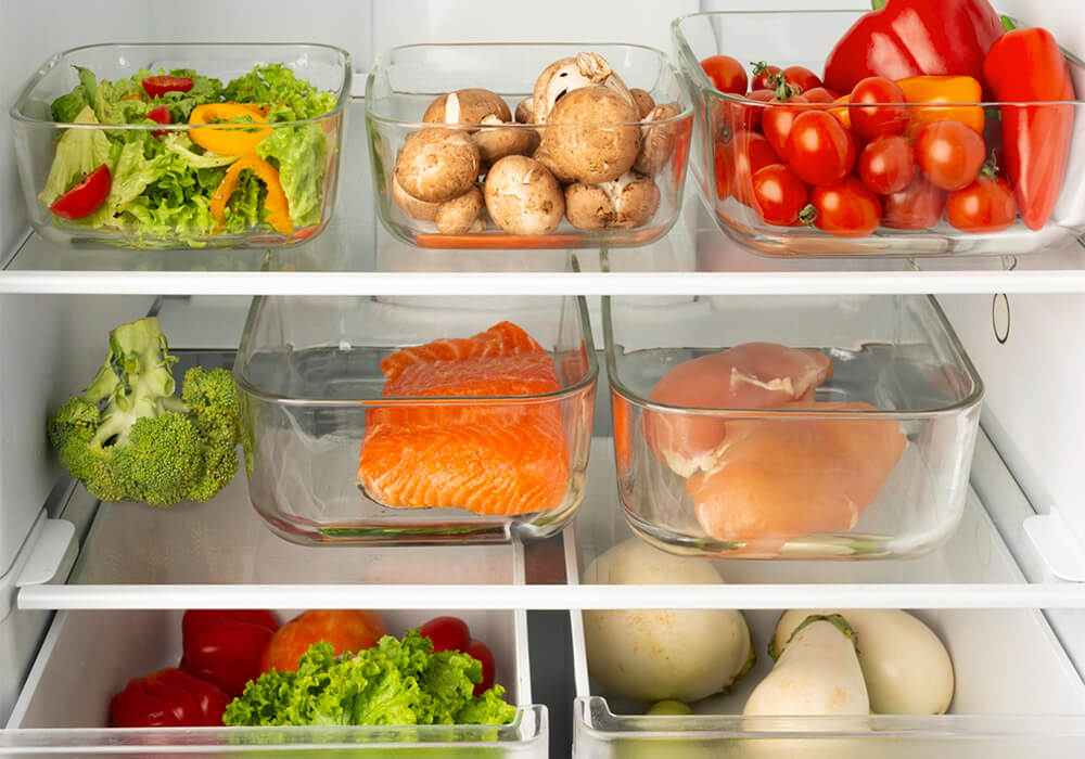 Lưu trữ quá nhiều thực phẩm cùng lúc sẽ khiến tủ lạnh phải làm việc với mức công suất lớn