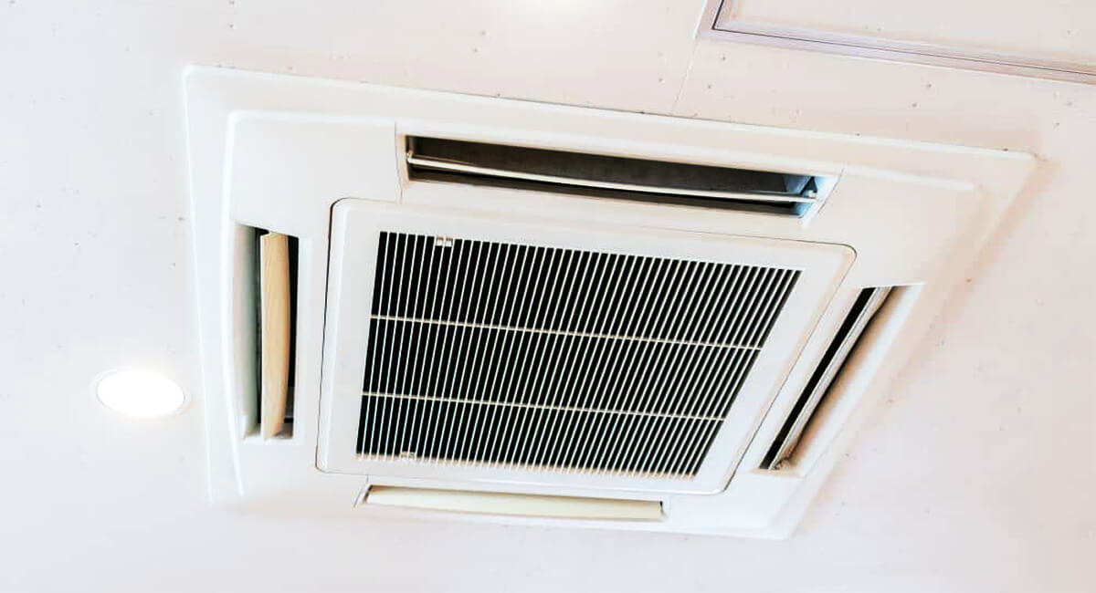 Máy lạnh âm trần nối ống gió là thiết bị có cơ chế làm mát tương tự các máy lạnh thông thường